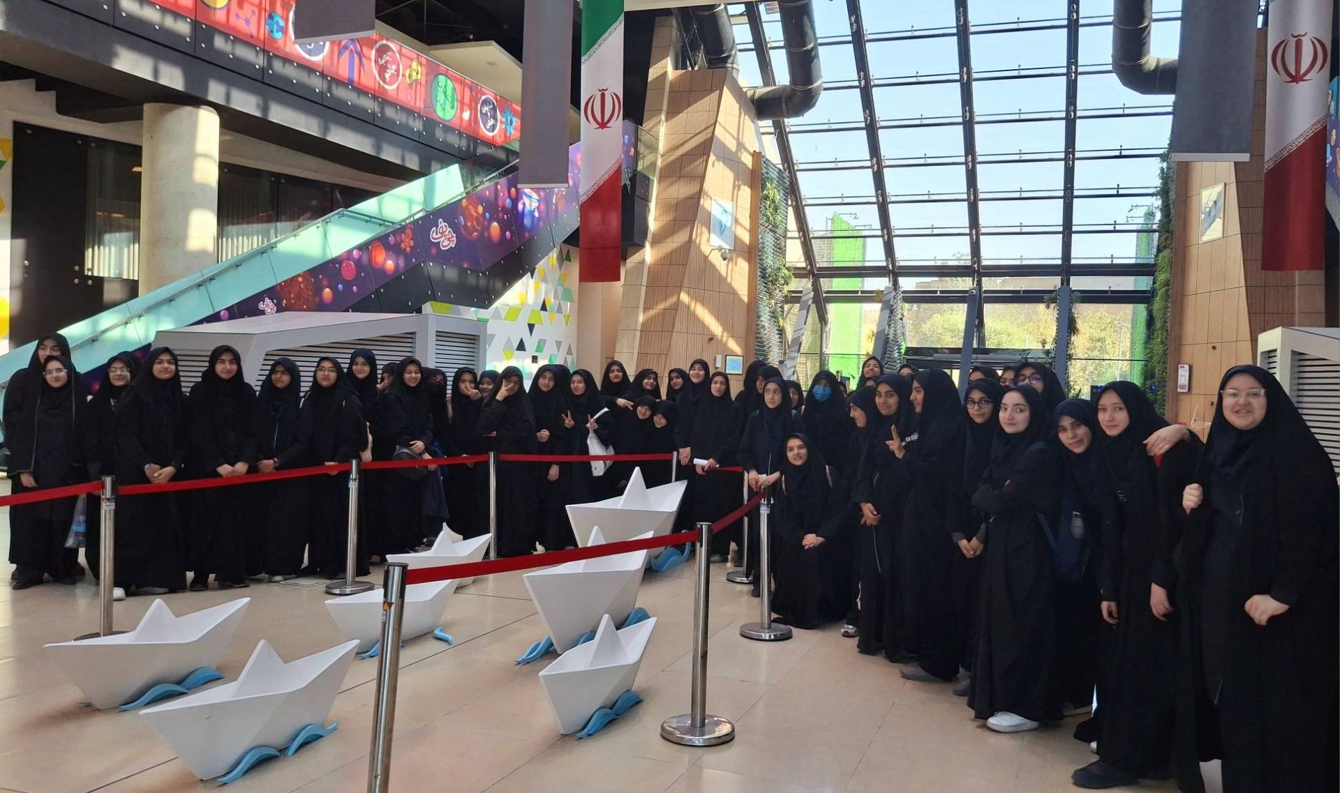 بازدید دانش آموزان پایه ی نهم از باغ علم نوجوان