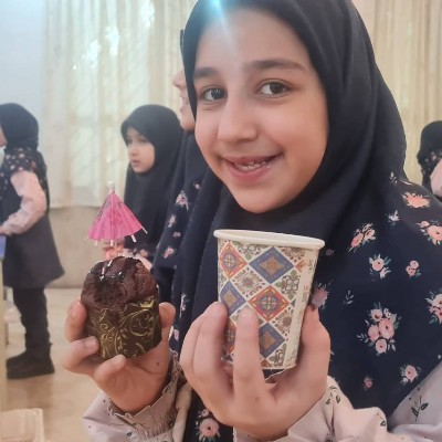 برگزاری خیریه  در مقطع دبستان به مناسبت دهه ی فجر 