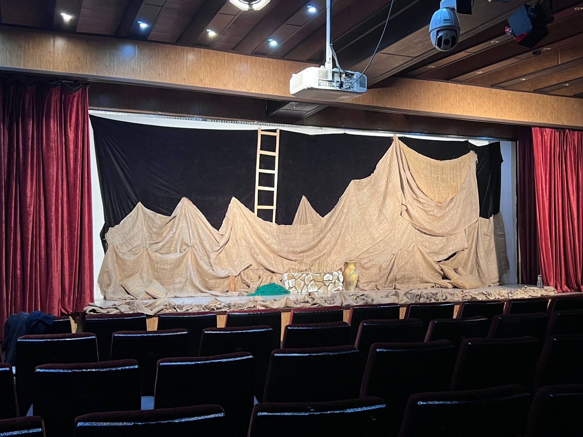 اجرای تئاتر خرقه ی ارغوان به مناسبت دهه ی فجر